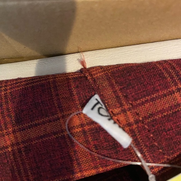 🤩Host Pick🤩 NWT NIB Tom Classic Red Plaid Slip On Shoes, 7.5 - Picture 10 of 10